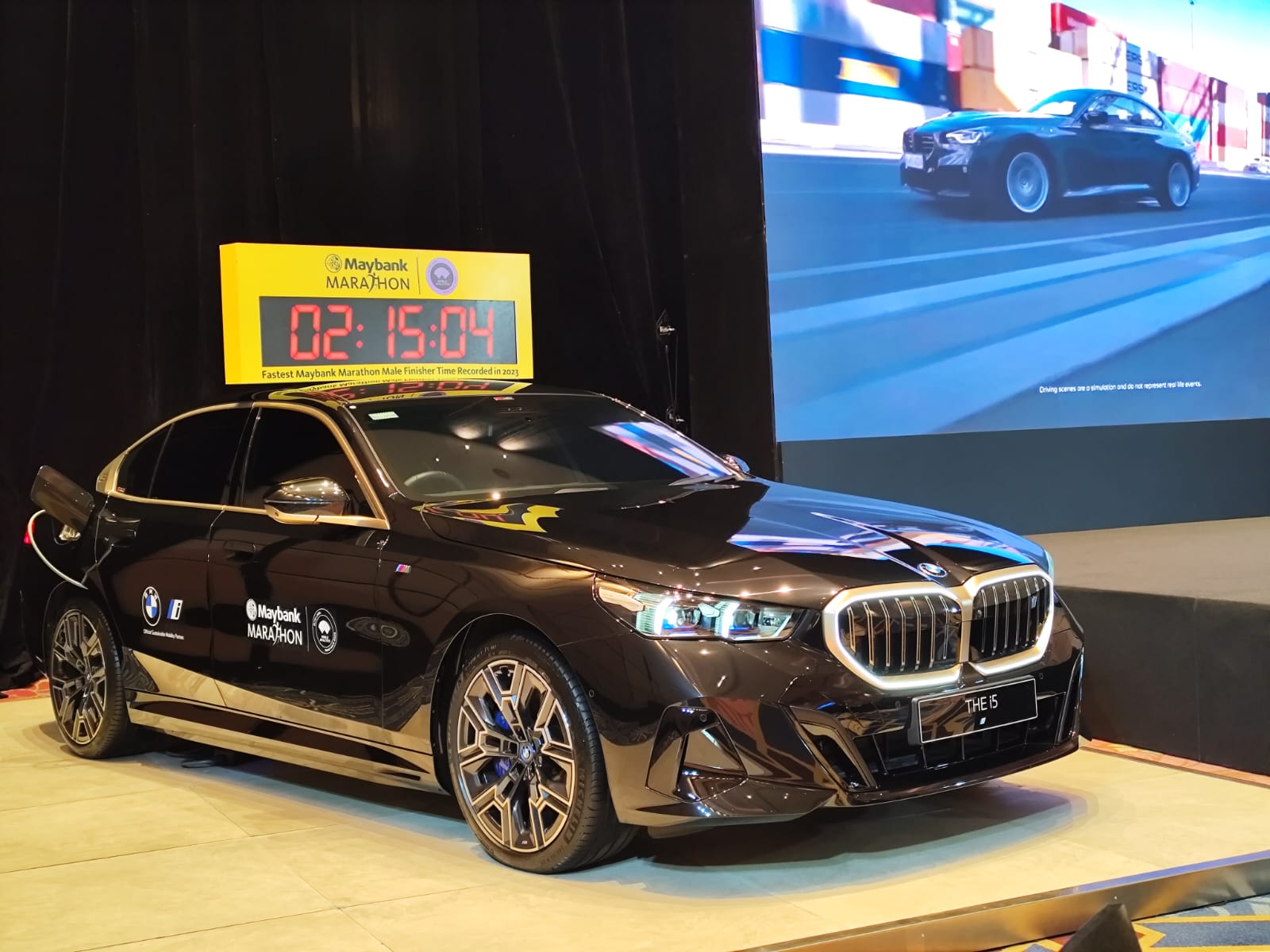 BMW Jadi Sustainable Mobility Partner Maybank Marathon 2025