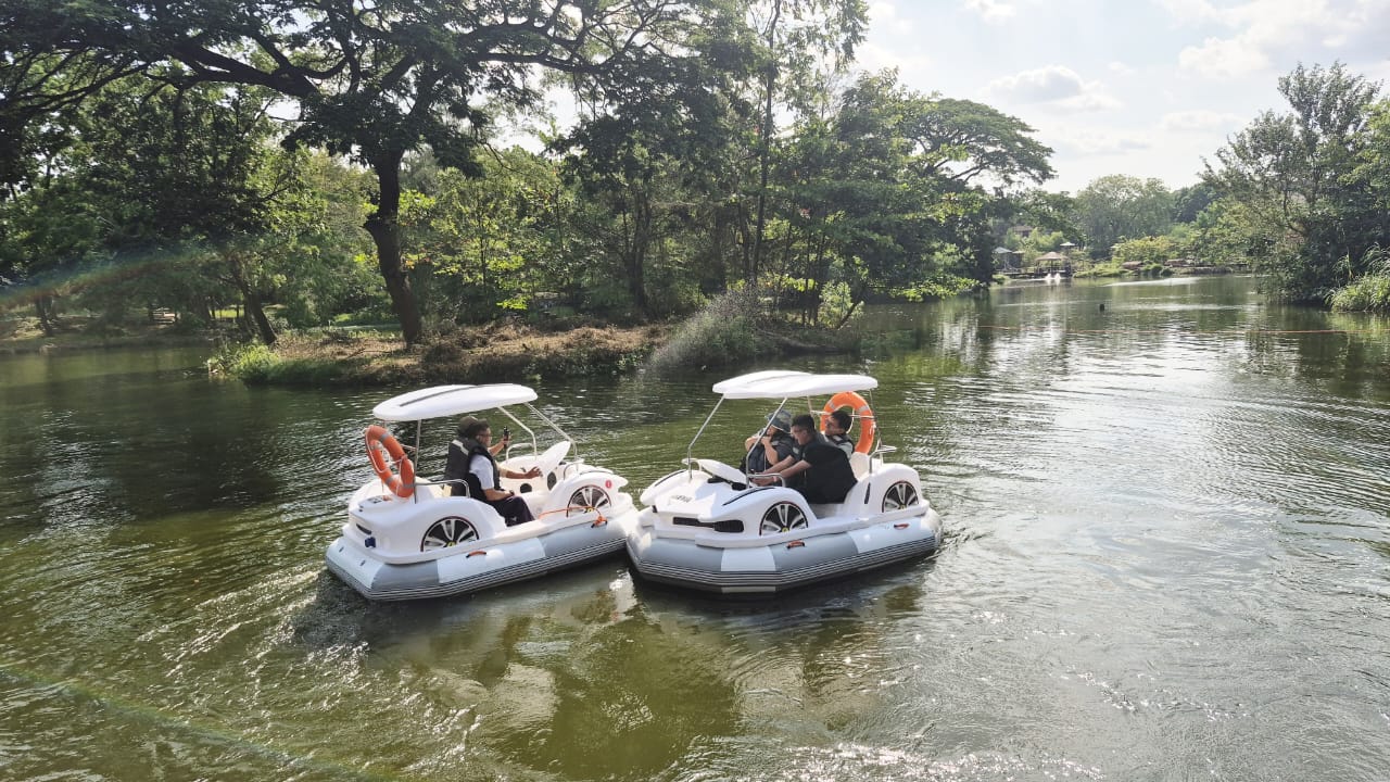 Pertama di Jateng, Solo Safari Luncurkan Bumble Boat Ramah Lingkungan