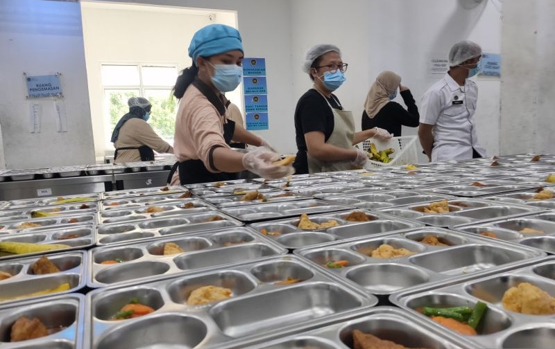 Program Makan Bergizi Gratis Ancam Pendidikan dan Keselamatan Anak