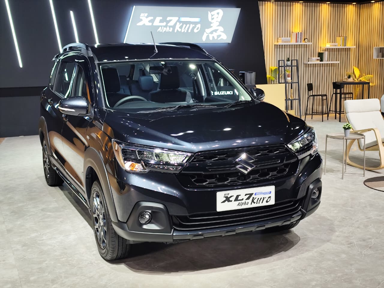 Suzuki New XL7 Hybrid Alpha Kuro Meluncur di Indonesia, Tampil Makin Eksklusif dan Sporty