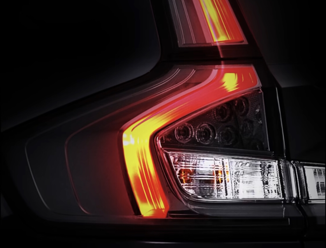 Suzuki Hadirkan New XL7 Hybrid Alpha Kuro dengan Sentuhan Elegan Hitam