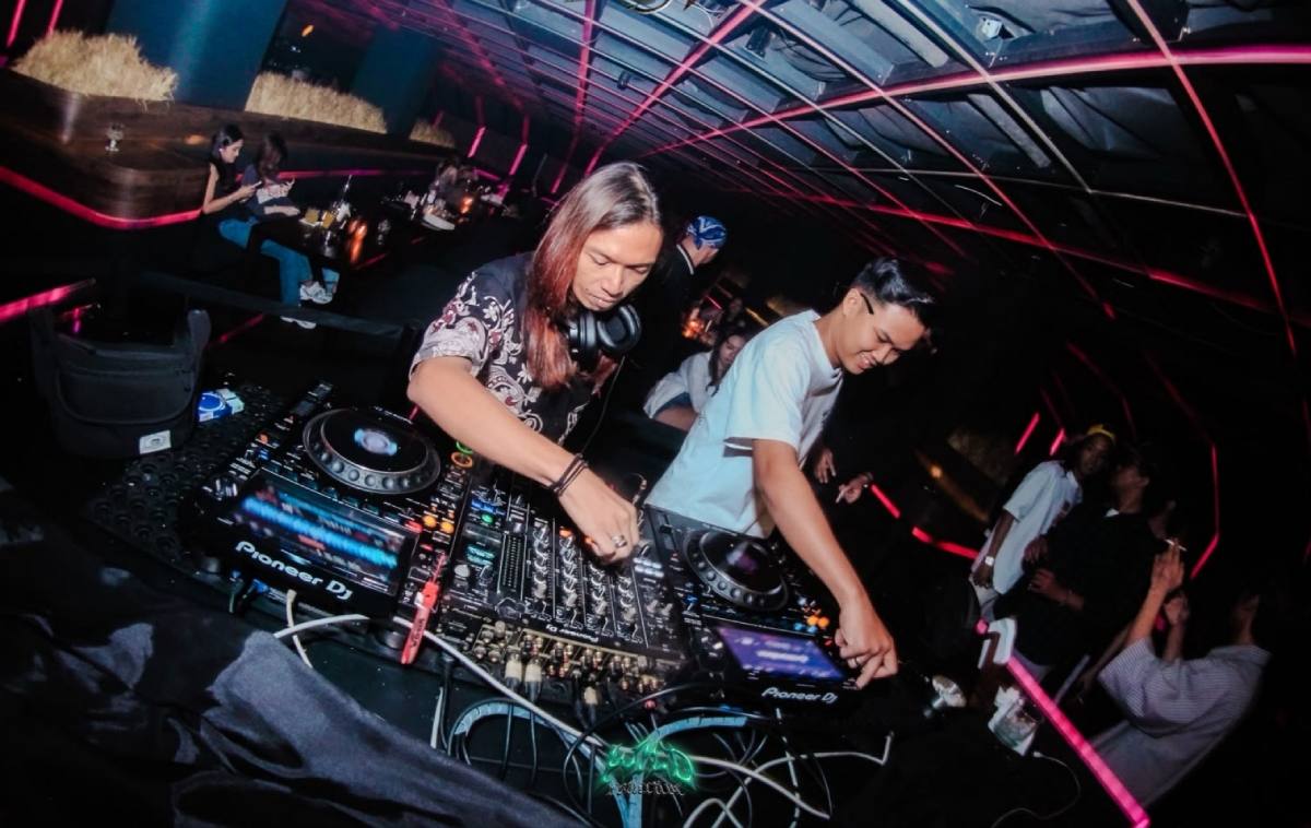Pukau FOS Kemang Jaksel, DJ Diandr4 Bikin Full House