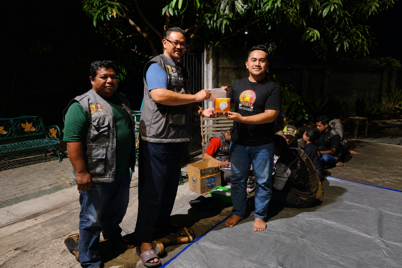 Wali Kota Banjarbaru Salurkan Bantuan, Sasar Relawan Karhutla